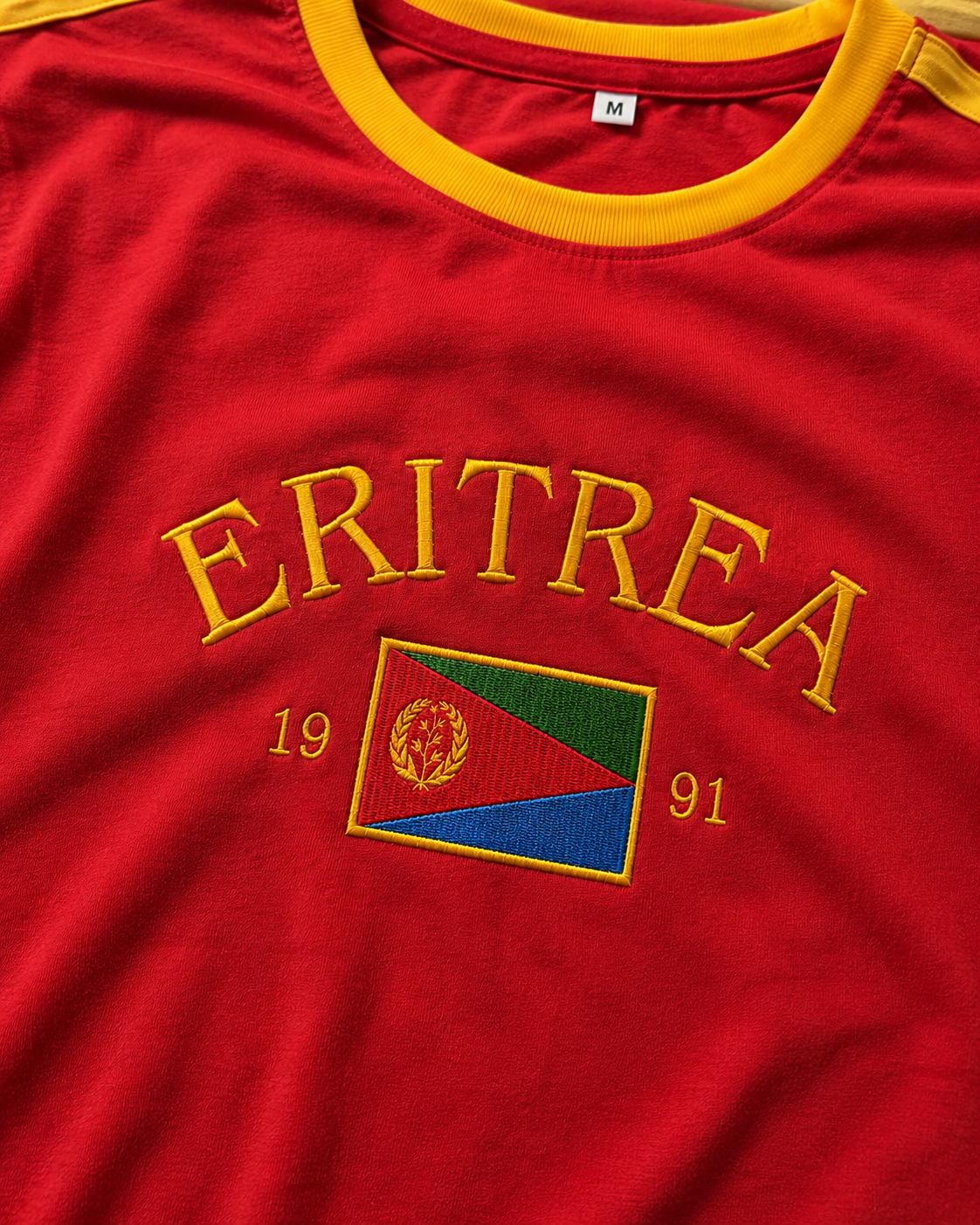 Bloodline — Crop Top Érythrée Rouge Brodé (ቀይሕ Qeyḥ)